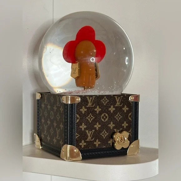 Louis Vuitton Vivienne Musical Snow Globe - Picture 4 of 7